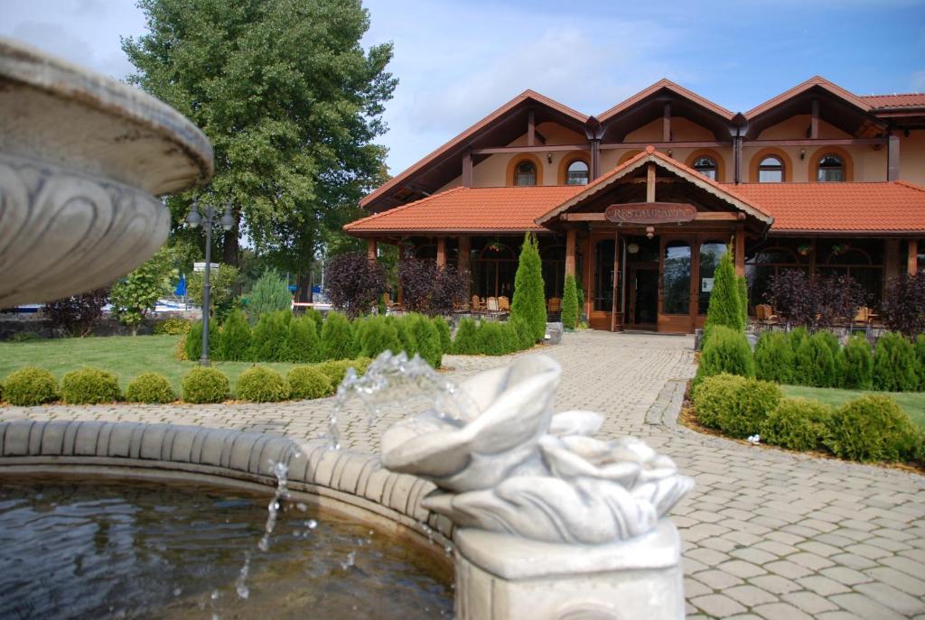 Hotel Ros Pisz Exterior foto